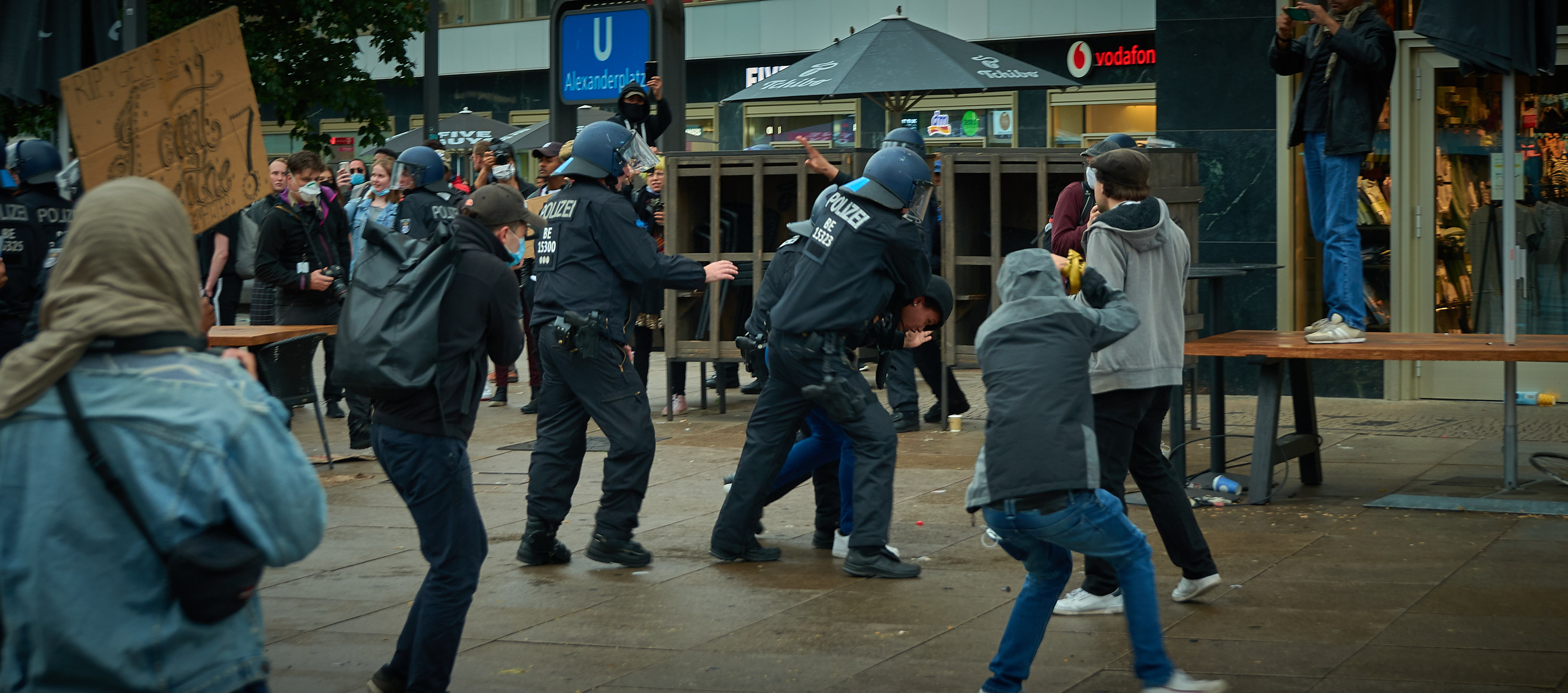 Demo Alexanderplatz - I can't breathe - kleine Scharmützel